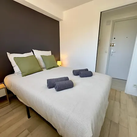 La Rose D'Or Scls - Wifi, Parking לה קאנה